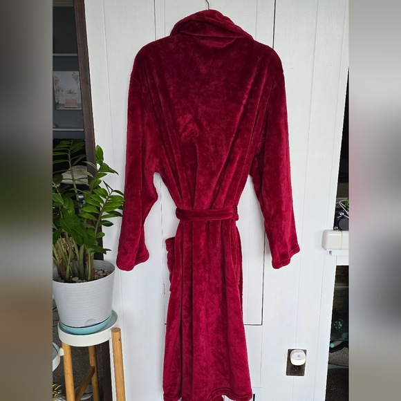 NWOT - Super plush men's robe - garnet red - Picture 2 of 3